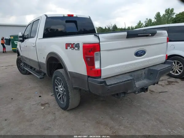 1FT7W2BT8HEB99877 — 2017 Ford F250, фото 3 с аукциона IAAI, Правый бок