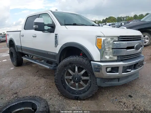1FT7W2BT4HED56949 — 2017 Ford F250, Передняя часть слева (Left Front), фото до ремонта