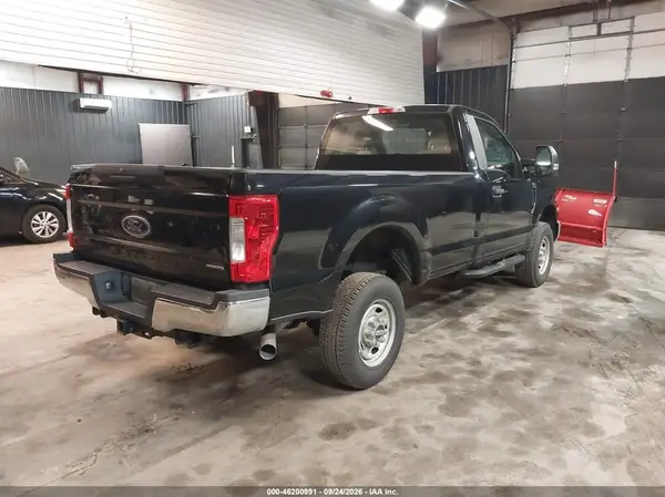 1FTBF2B68JEC48702 — 2018 Ford F250, фото 4 с аукциона IAAI 05.10.2026, Естественный износ