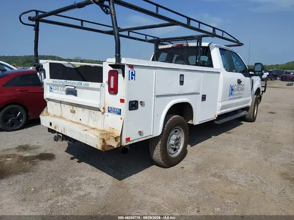 1FT7X2B62JEB41826 — 2018 Ford F250, фото 4 с аукциона IAAI, Левый бок