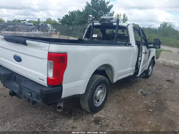 1FTBF2A61KEF54644 — 2019 Ford F250, фото 4 с аукциона IAAI 29.09.2026, Пожар салона