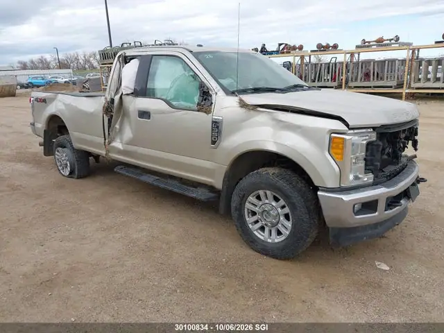 1FT8X3B67HEC71007 — 2017 Ford F350 Super Duty, Roll Over, фото до ремонта