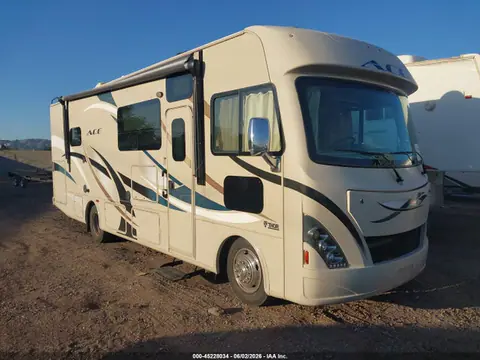 1F65F5DY3H0A02535 — 2017 Ford F53, Нет повреждений (None), фото до ремонта