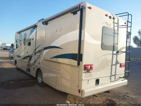2017 Ford F53 VIN 1F65F5DY3H0A02535 фото 3