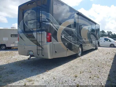 2017 Ford F53 VIN 1F66F5DY2H0A18570 фото 4