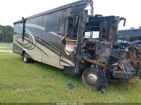 1F66F5DY8K0A13493 — 2019 Ford F53, Пожар двигателя (Engine Burn), фото до ремонта