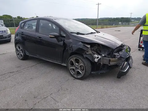 3FADP4EJ2FM203392 — 2015 Ford Fiesta SE, Передняя часть (Front End), фото до ремонта