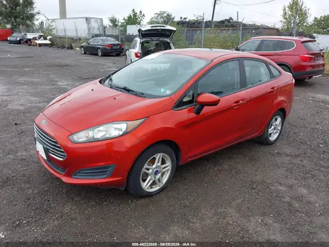 2018 Ford FIESTA SE VIN 3FADP4BJXJM135811 фото 2