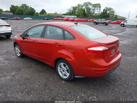 2018 Ford FIESTA SE VIN 3FADP4BJXJM135811 фото 3