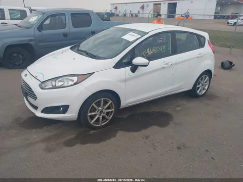 2019 Ford FIESTA SE VIN 3FADP4EJ5KM132859 фото 2