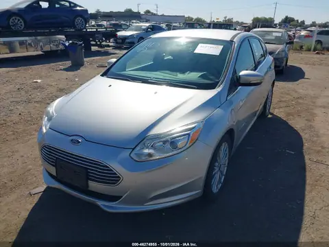 2016 Ford FOCUS ELECTRIC VIN 1FADP3R46GL319387 фото 2