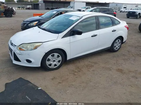 2014 Ford FOCUS S VIN 1FADP3E27EL374965 фото 2