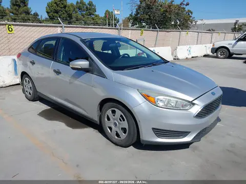 2016 Ford FOCUS S VIN 1FADP3E28GL383306 фото 1