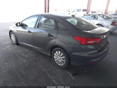 2018 Ford FOCUS S VIN 1FADP3E24JL205464 фото 3