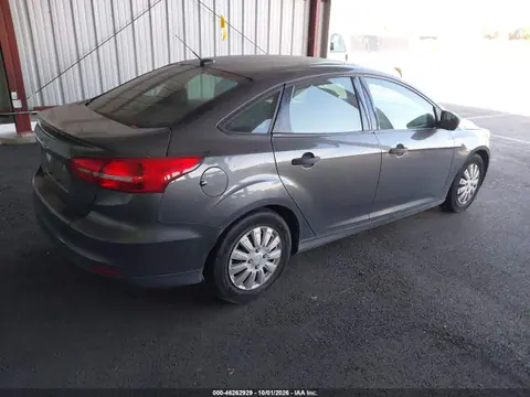 2018 Ford FOCUS S VIN 1FADP3E24JL205464 фото 4