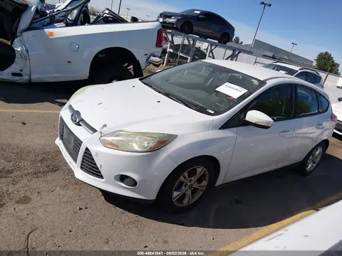 2014 Ford FOCUS SE VIN 1FADP3K2XEL382904 фото 2