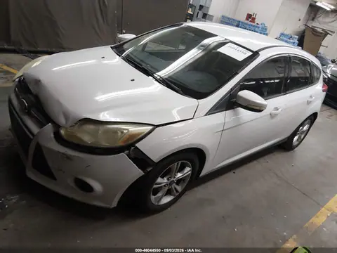 2014 Ford FOCUS SE VIN 1FADP3K2XEL282639 фото 2
