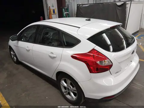 2014 Ford FOCUS SE VIN 1FADP3K2XEL282639 фото 3