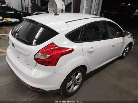 2014 Ford FOCUS SE VIN 1FADP3K2XEL282639 фото 4