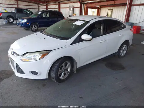 2014 Ford FOCUS SE VIN 1FADP3F21EL375527 фото 2