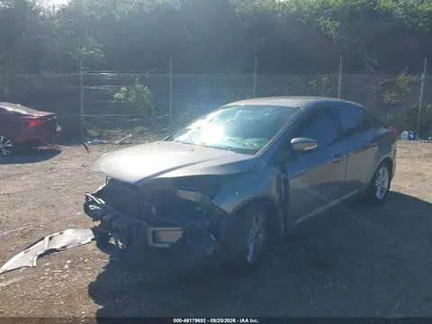 2014 Ford FOCUS SE VIN 1FADP3F2XEL353140 фото 2