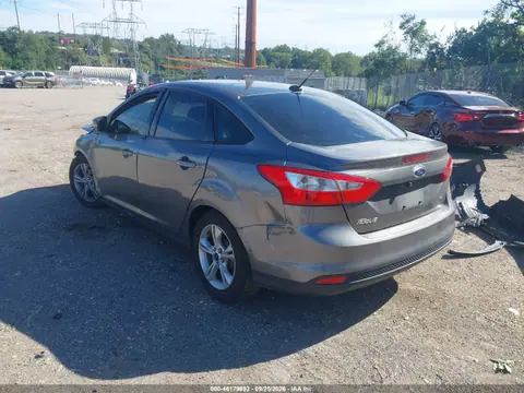 2014 Ford FOCUS SE VIN 1FADP3F2XEL353140 фото 3