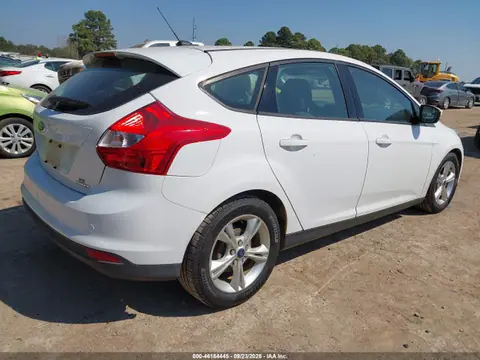 2014 Ford FOCUS SE VIN 1FADP3K2XEL286612 фото 4