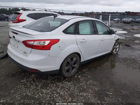 2014 Ford FOCUS SE VIN 1FADP3F2XEL420299 фото 4