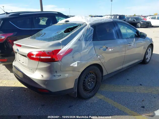 1FADP3F26FL236236 — 2015 Ford Focus SE, фото 4 с аукциона IAAI 13.10.2026, Вандализм