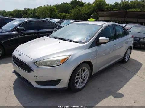 2015 Ford FOCUS SE VIN 1FADP3F2XFL202672 фото 2