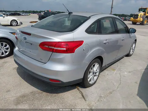 2015 Ford FOCUS SE VIN 1FADP3F2XFL202672 фото 4