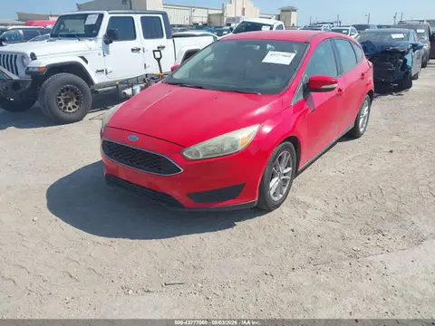 2015 Ford FOCUS SE VIN 1FADP3K2XFL224483 фото 2