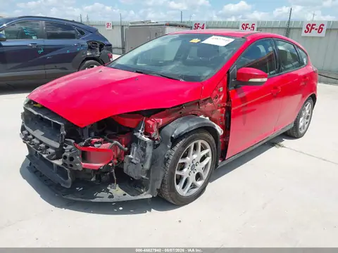 2015 Ford FOCUS SE VIN 1FADP3K22FL290123 фото 2