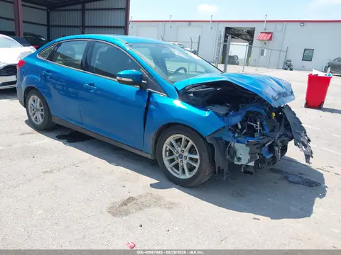 2015 Ford FOCUS SE VIN 1FADP3F24FL271132 фото 1