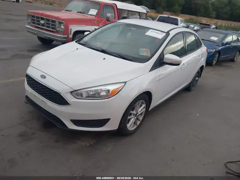 2015 Ford FOCUS SE VIN 1FADP3F25FL202630 фото 2