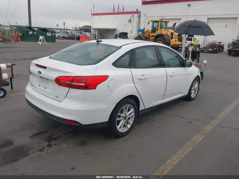2015 Ford FOCUS SE VIN 1FADP3F25FL202630 фото 4