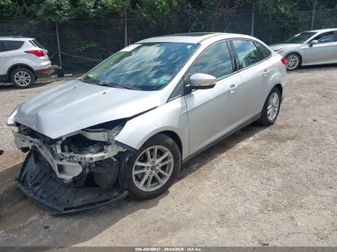 2015 Ford FOCUS SE VIN 1FADP3F29FL317103 фото 2