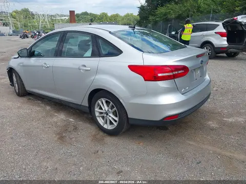 2015 Ford FOCUS SE VIN 1FADP3F29FL317103 фото 3