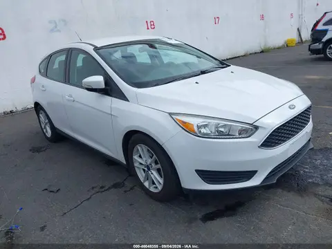 1FADP3K20FL307159 — 2015 Ford Focus SE, Передняя часть (Front & Rear), фото до ремонта