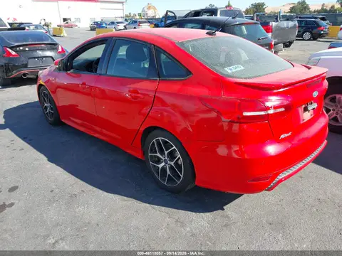 2015 Ford FOCUS SE VIN 1FADP3F23FL324404 фото 3