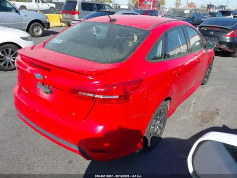 2015 Ford FOCUS SE VIN 1FADP3F23FL324404 фото 4
