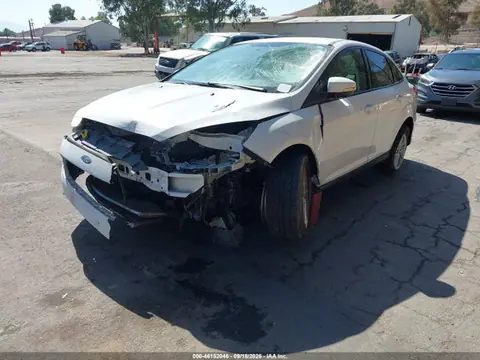 2015 Ford FOCUS SE VIN 1FADP3F23FL336309 фото 2