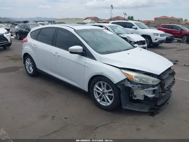 1FADP3K25GL263791 — 2016 Ford Focus SE, Передняя часть (Front End), фото до ремонта