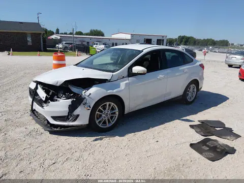 2016 Ford FOCUS SE VIN 1FADP3F24GL330813 фото 2
