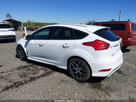 2016 Ford FOCUS SE VIN 1FADP3K2XGL289559 фото 3