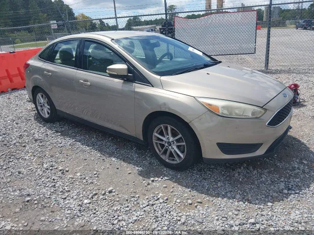 2016 Ford FOCUS SE VIN 1FADP3F26GL352621 фото 1