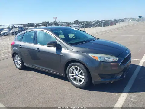 2016 Ford FOCUS SE VIN 1FADP3K23GL247086 фото 1