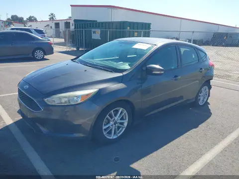 2016 Ford FOCUS SE VIN 1FADP3K23GL247086 фото 2