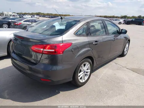 2016 Ford FOCUS SE VIN 1FADP3F22GL221184 фото 4