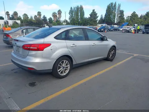 2017 Ford FOCUS SE VIN 1FADP3F29HL300157 фото 4